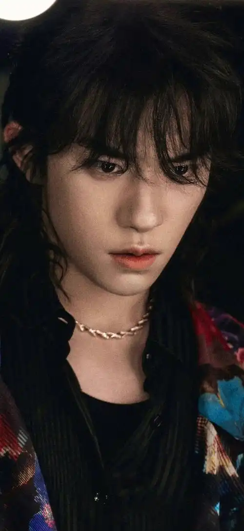 易烊千玺手机壁纸明星头像