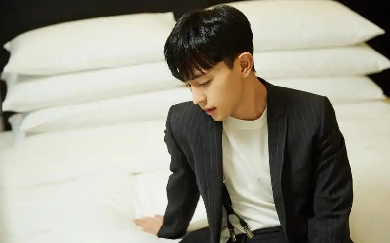 邓伦高清电脑桌面壁纸,大陆明星,帅气,帅哥,帅哥明星,邓伦,大陆男明星