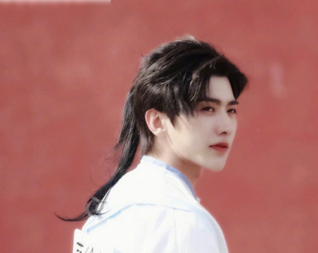 蔡徐坤古装造型来袭粉丝太宠看清这颜值我没眼花吧