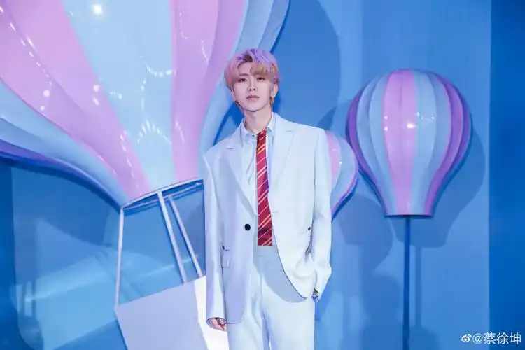 vivo s5美好之夜蔡徐坤生图