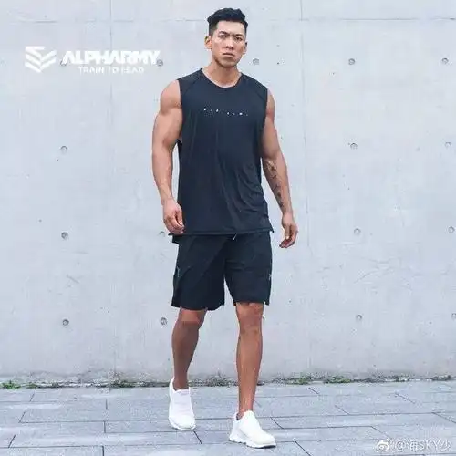 高186cm重160斤,东北大汉变身筋肉型男