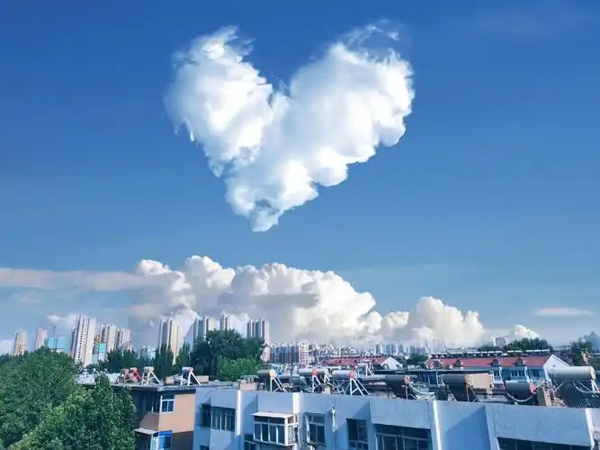 爱心云朵