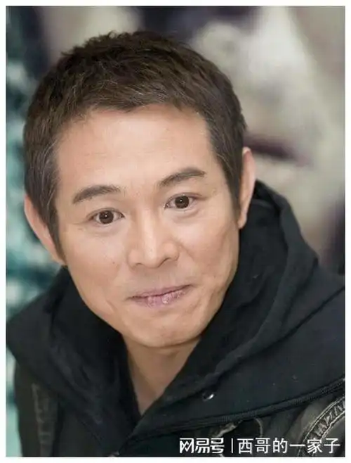 李连杰给大哥百万年薪,二哥穷苦一生却拒绝帮助,这是为何?