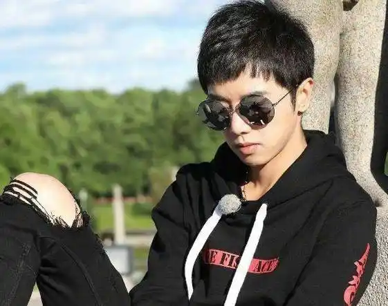 经常听但是从来都不唱的4首歌,张艺兴华晨宇上榜,网友:太心酸_生活