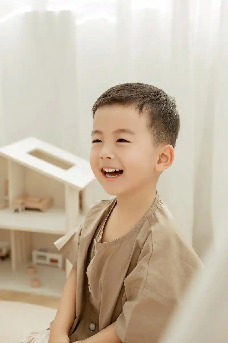 纯净纪实风,姨姨们喜欢这样的男孩子吗.着实好看啊 是治愈系的 - 抖音