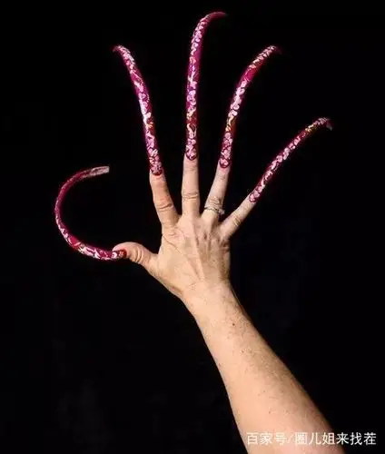 6张奇葩惊人指甲,第五张看了毛骨悚然,最后一张令人大惊失色!