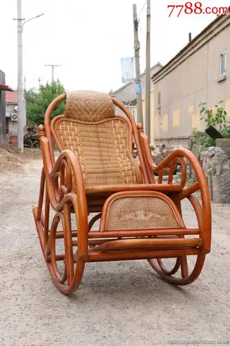 藤条摇椅全部藤条编织榫卯结构座面及背板全部藤皮编织牢固可使用