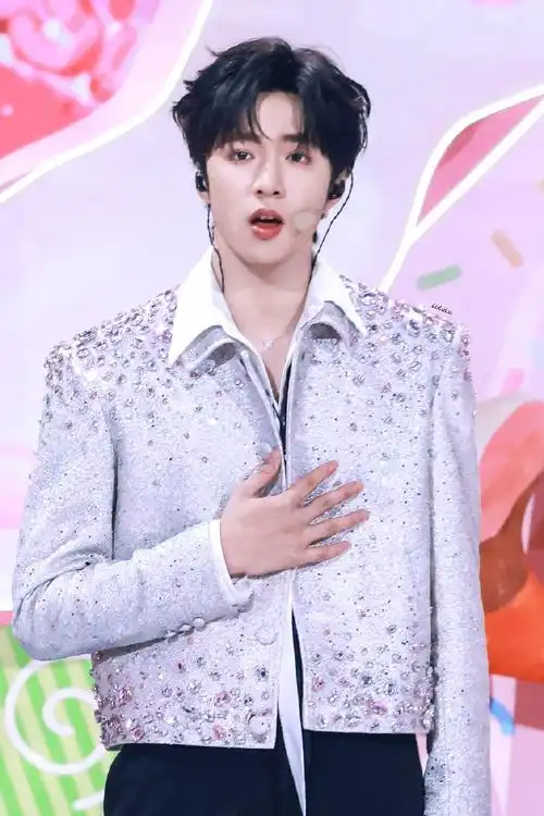 刘耀文电影第二十条##时代少年团有点甜