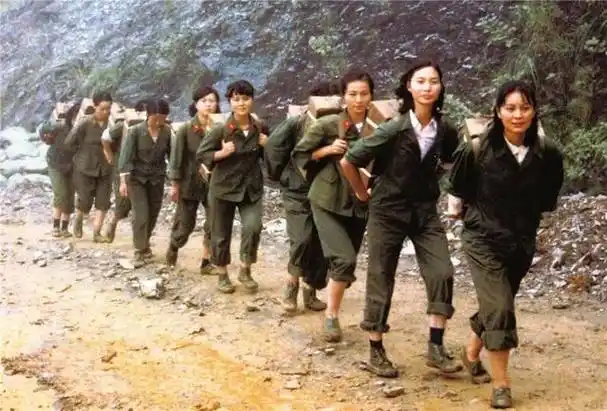 老山前线女兵
