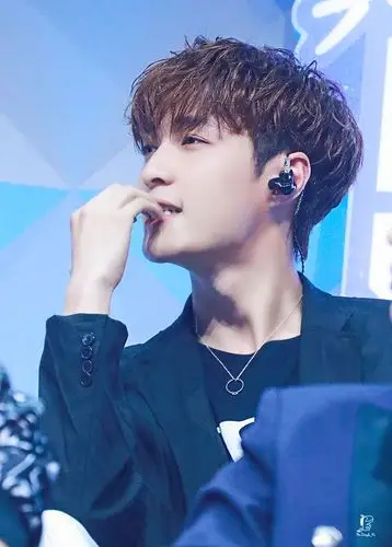 豆瓣图楼|张艺兴笑起来也太治愈了吧!