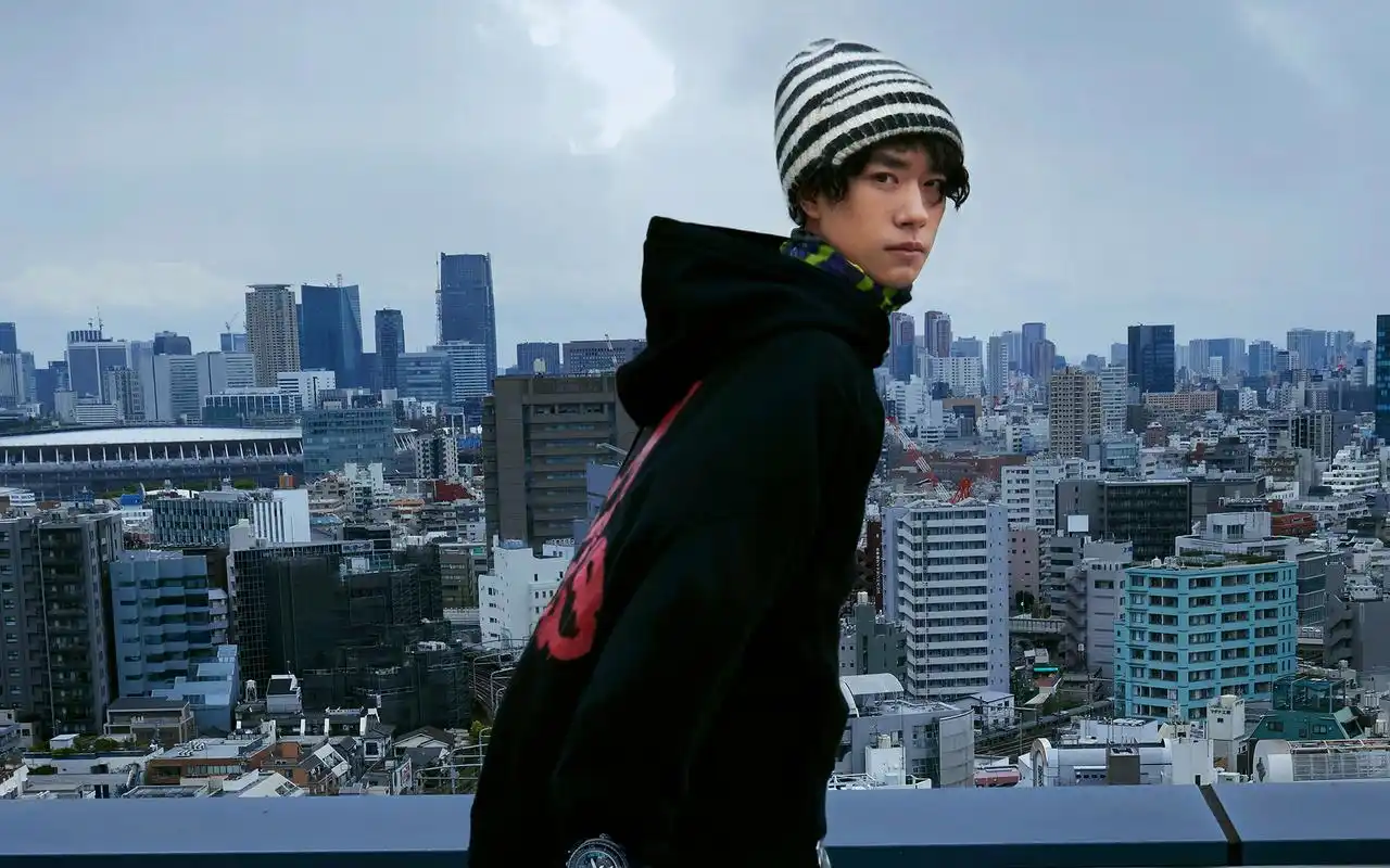 易烊千玺最新杂志写真图片壁纸