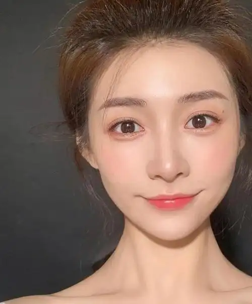 2021春季流行"素妆",清新减龄又好看,新手简单易学!