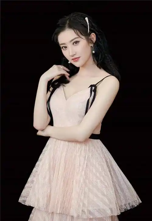 原创人间富贵花景甜身材曲线玲珑皮肤白皙彰显女人魅力你被酸到没