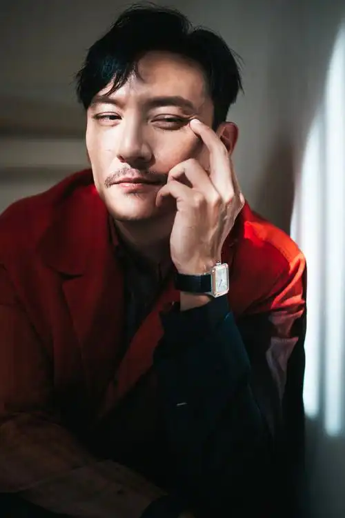 威尼斯电影节#张震出席电影《沙丘》面对中国媒体的线上发布会,晕染