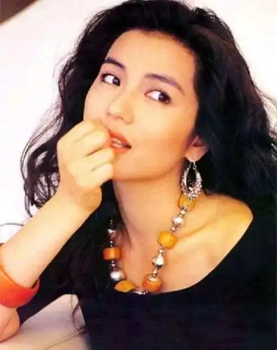 她也是难得的集可爱与性感于一身的女星.