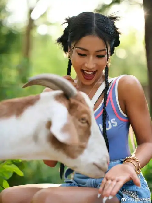 吉克隽逸林间泳衣大片##吉克隽逸泳衣配牛仔短裤