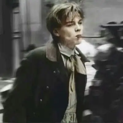 小李子黑白全身照