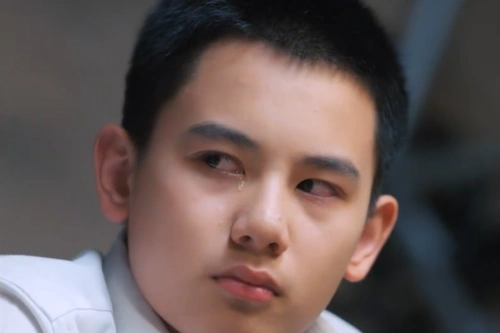 《老男孩》胡先煦哭戏到位堪比老戏骨,和刘烨日常互怼成亮点