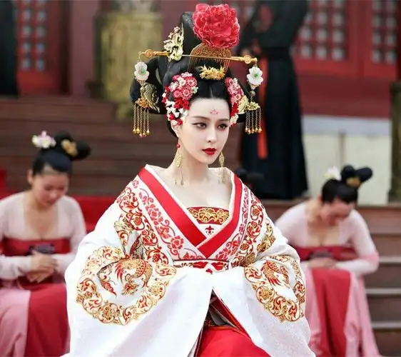 范冰冰武则天造型被盗李子柒做泡菜被围攻韩国网友又偷文化了