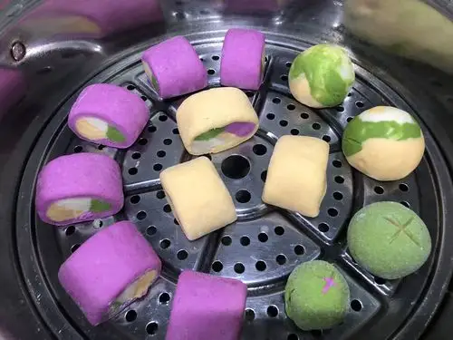 给孩子做天然放心的——彩色小馒头