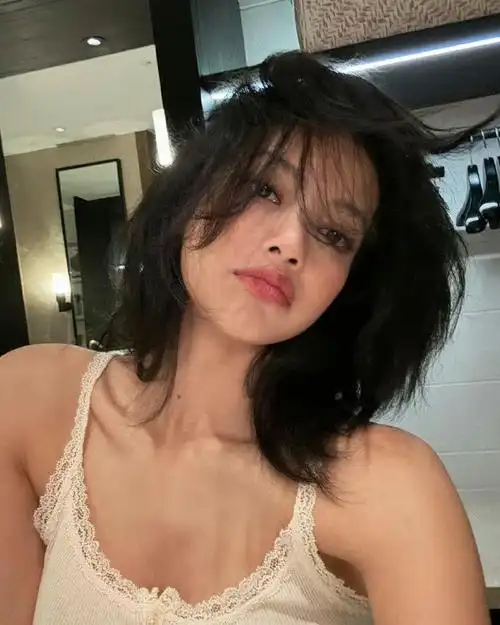 林俊杰点赞lisa照片