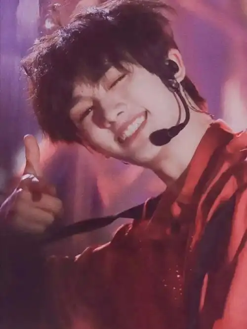 丁程鑫绝美图片壁纸