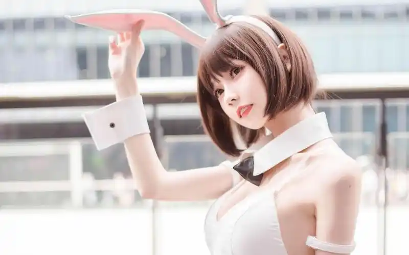 可爱短发兔女郎半露酥胸诱惑,高清壁纸,美女图片-回车桌面