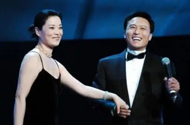 王洛勇曾是胡歌的恩师独闯美国16年感激19岁嫁给自己的丁宁