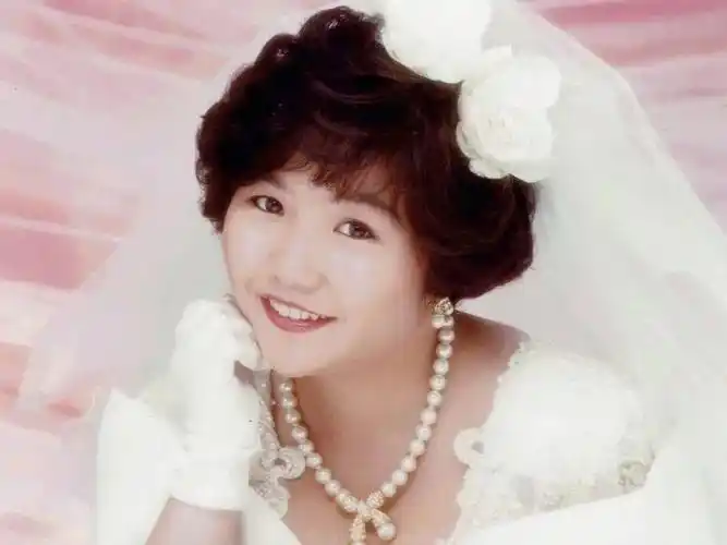 麦玲玲旧照曝光网友重点喺心口38g