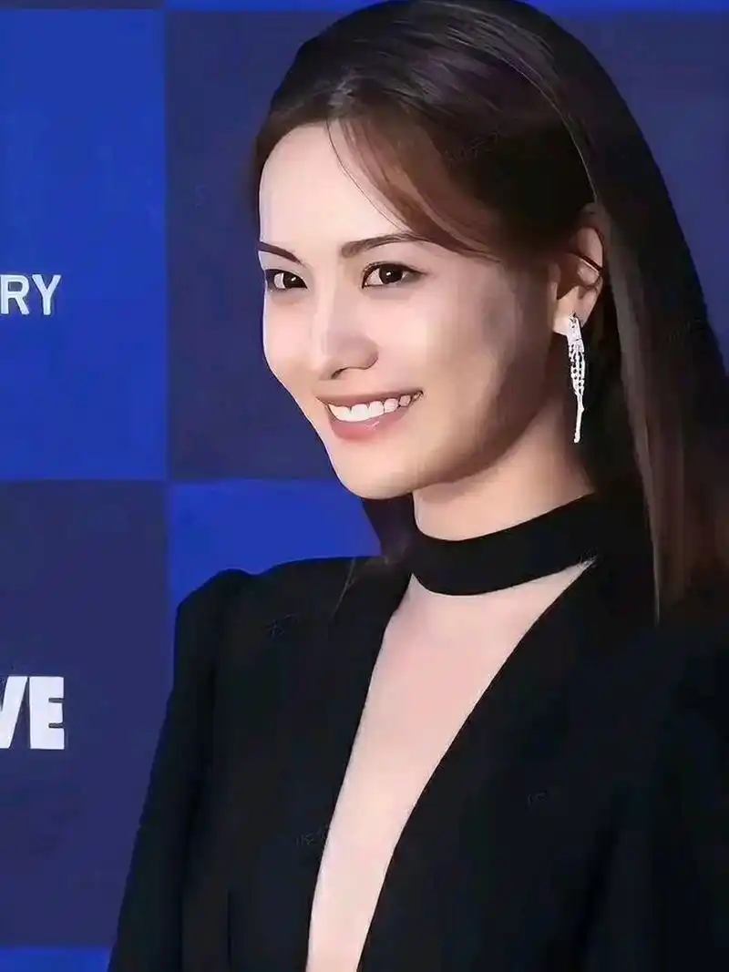 林珍娜,1991年9月14日出生于韩国忠清北道清州市,韩国女歌手,女子演唱