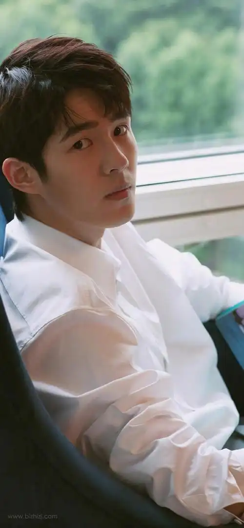 刘昊然帅气明星手机壁纸