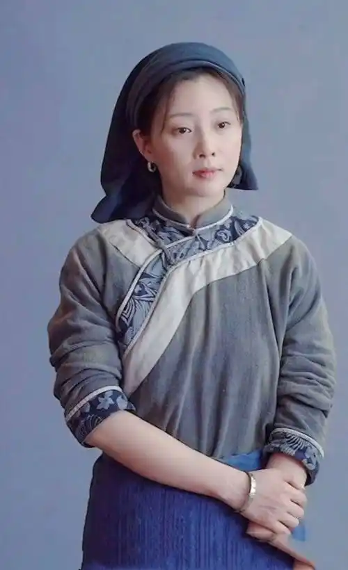 唐嫣感觉还挺有大上海那味~20,阚清子她好像蛮多民国剧的和张若昀演过