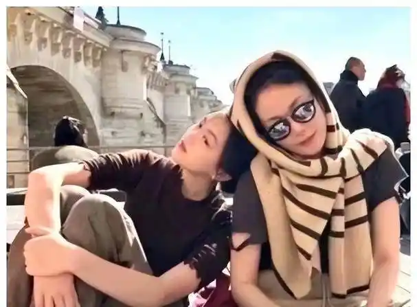 王菲惊艳孕照曝光!肚子大如萝筐,母爱爆棚!惊叹李亚鹏真爱!