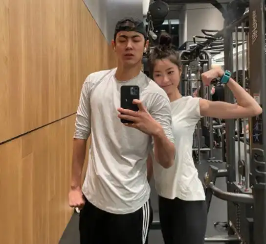 28岁纪凌尘官宣新恋情揭秘纪凌尘新女友的真实身份