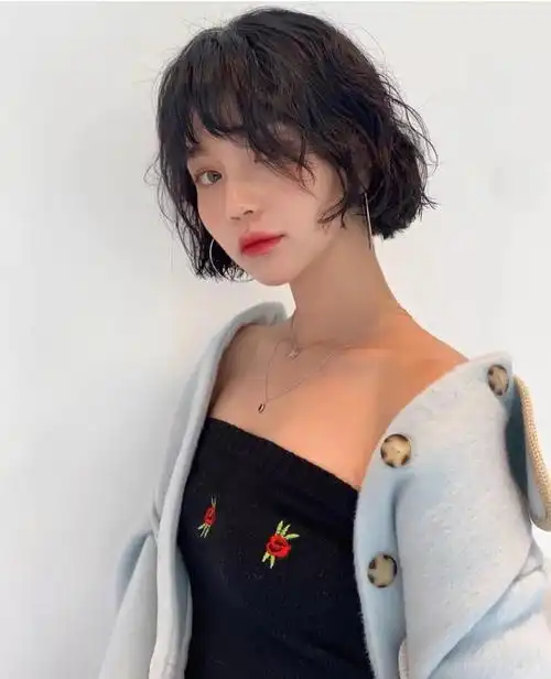 经典百搭的齐耳短发发型,造型更多变,修饰脸型好打理