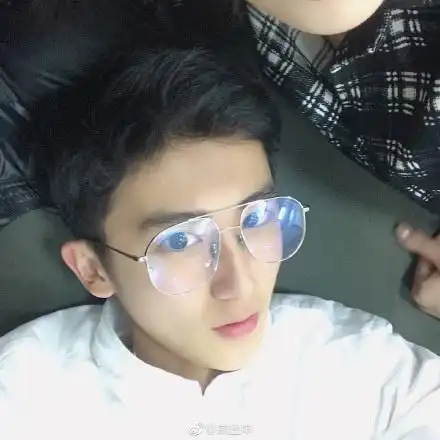 郝富申,郝丝,小郝,小申,hfs,俞亮 删除 赞回应