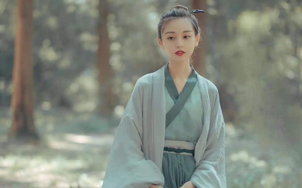 英气古装美女唯美高清桌面壁纸