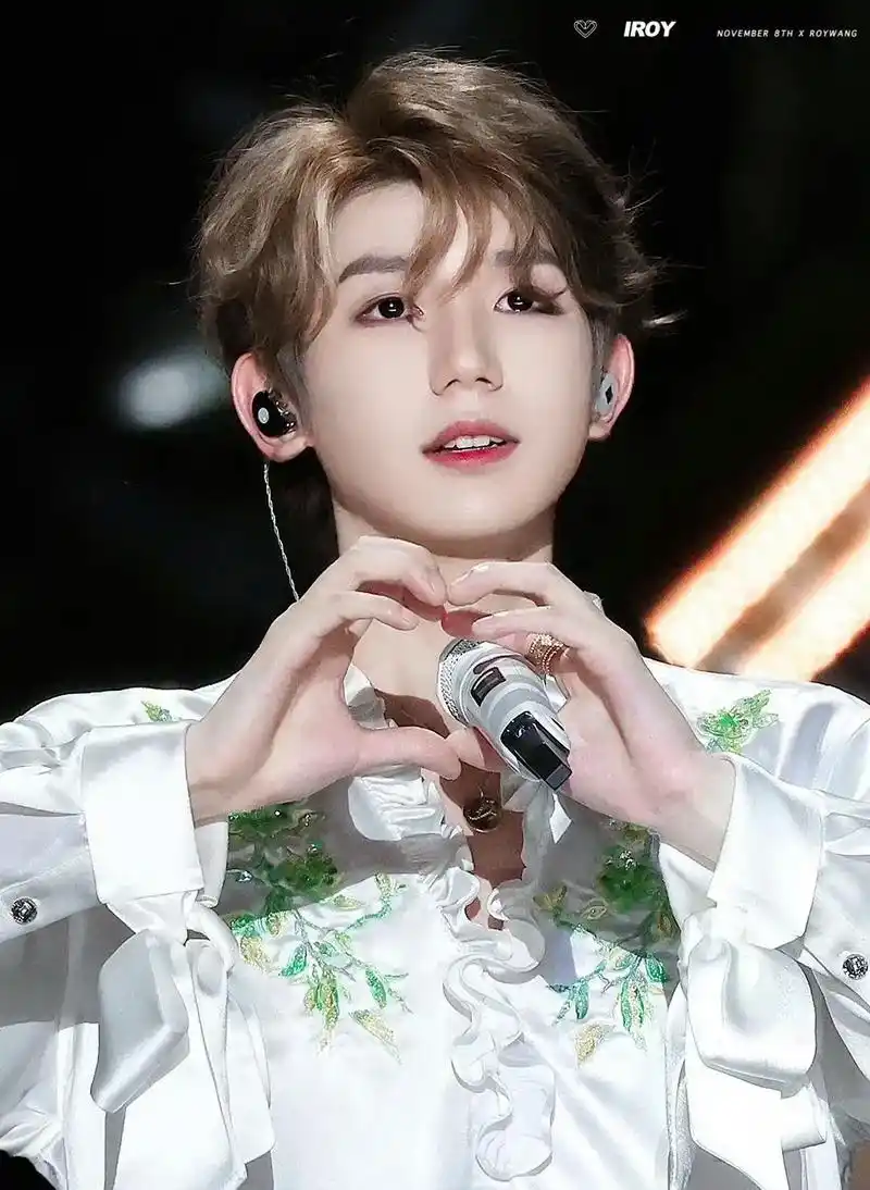 tfboys十年之约 #王源   二字弟弟站姐神图 ……  - 抖音