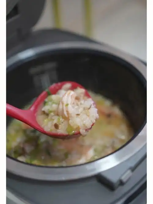 超方便,适合手残党的电饭煲米饭软硬适中,还蛮好的除了普通的蒸米饭