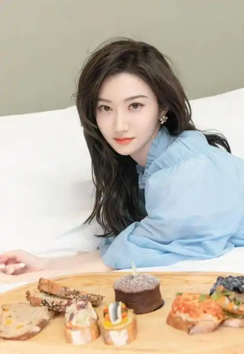 景甜温婉清雅,元气满满,和你的名字一样甜甜的