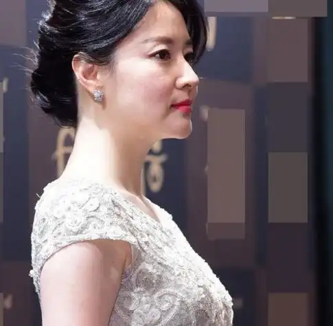 【图】现在的李英爱生活照大曝光 44岁人妻的绝美风韵