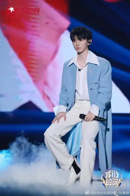 造型预告#马嘉祺我们的歌预告cut,白西装造型太帅了,期待小马的新舞台