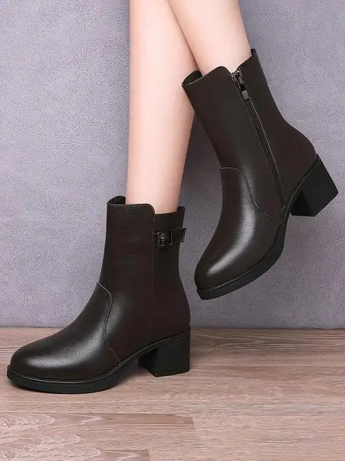 2020冬季新款女靴子加绒保暖小短靴真皮纯皮皮靴时尚显瘦女鞋