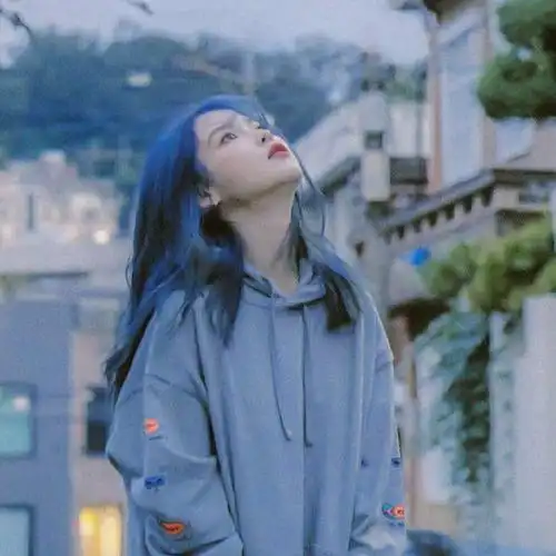 给你看看我存的iu头像叭