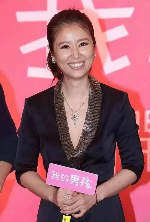 假戏真演,借戏欺压,65岁扮少女,这些影视圈"畸形"现象该改了