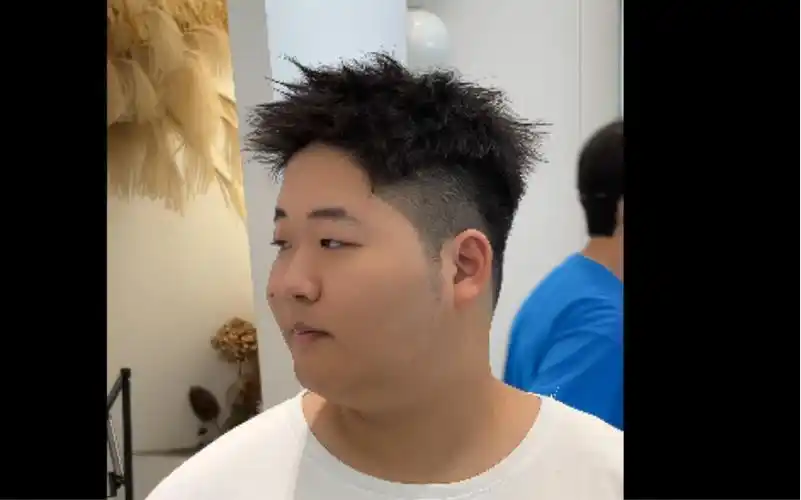 胖子和胖胖的男孩子适合的发型 前刺～锡纸烫 胖子和胖胖的男生很适合