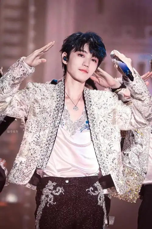 陪王俊凯奔赴每一个十年