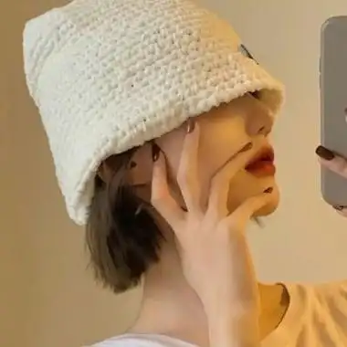 霸气女生手机遮脸图片-女生头像 - 壁纸之家