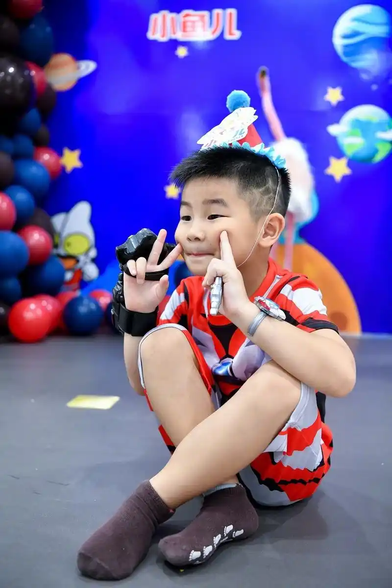 不再是四岁的小宝宝了