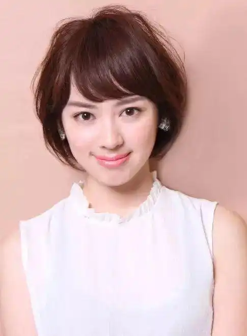 像我这种头发少,发质软的女孩纸,适合什么短发? - 知乎